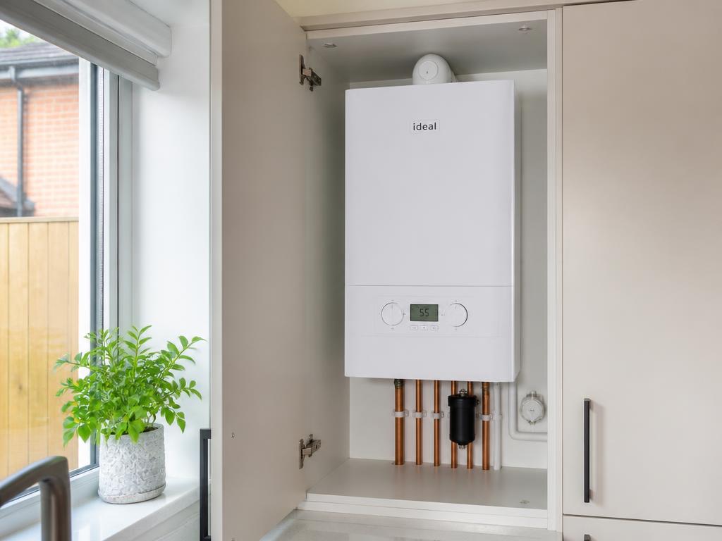 New Worcester combi boiler installed by Flowtech Heating in the East Midlands